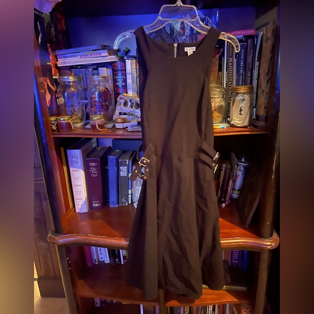 Guess dress Large